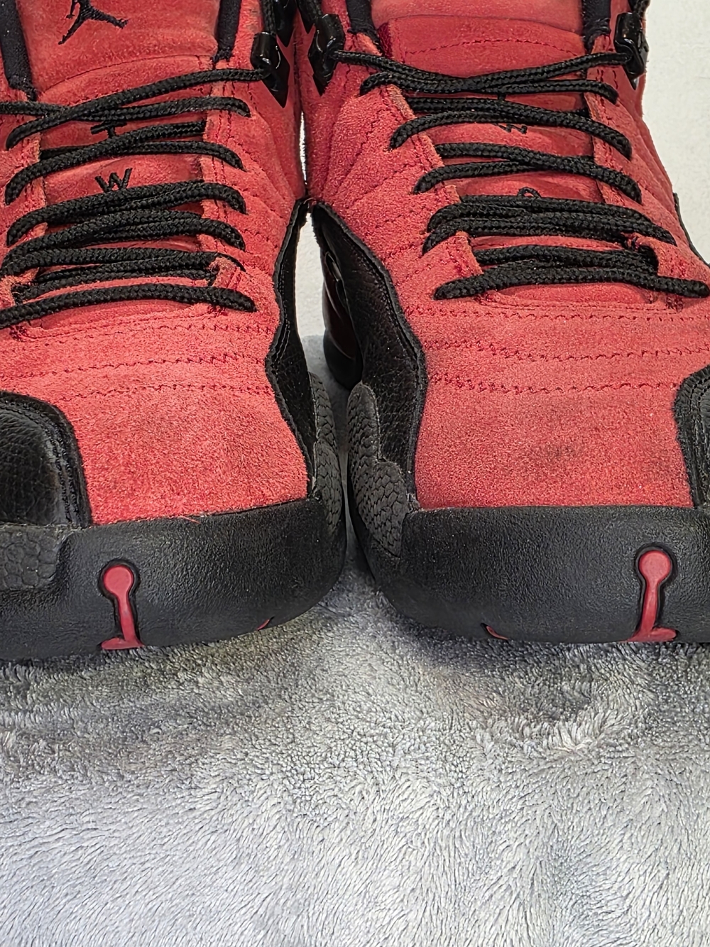 Jordan Reverse Flu Game Men’s Athletic Shoes in Red and Black - Picture 3 of 10